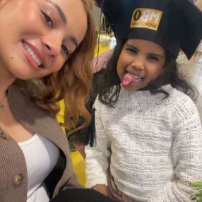 Danait, Babysitter in Muiden