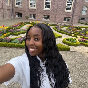 Lethabo, Babysitter in Ouderkerk aan de Amstel