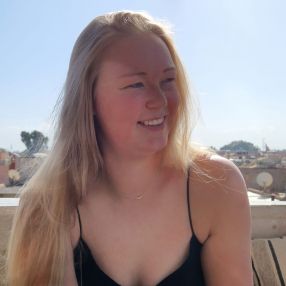 Julia, Babysitter in Beekbergen