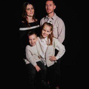Sharona, Family in Hellevoetsluis