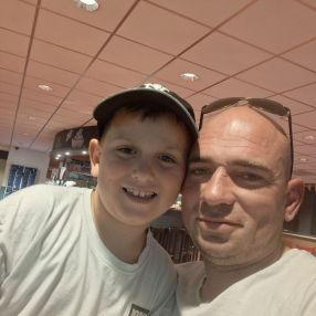 Ricky, Gezin in Emmen