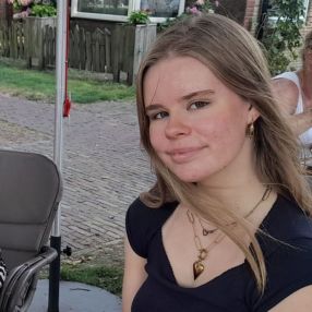 Anna, Babysitter in Appingedam