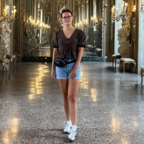 Sophie, Oppas in Schimmert