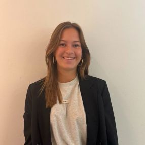 Zoe, Babysitter in Vlijmen