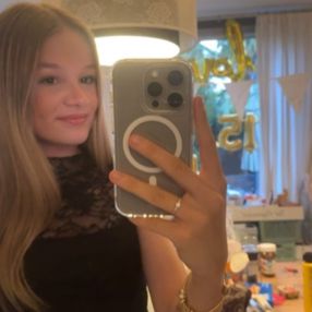 Lizzy, Babysitter in Heesch