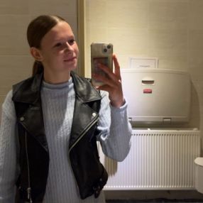 Thirza, Babysitter in Oud-Alblas