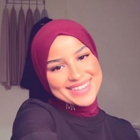 Safae, Babysitter in Voorschoten