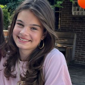 Karlijn, Babysitter in Elst