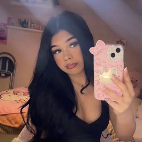 Viyanti, Babysitter in Terneuzen