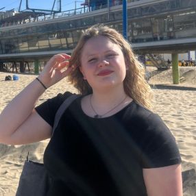 Esmay, Babysitter in Oosterwolde