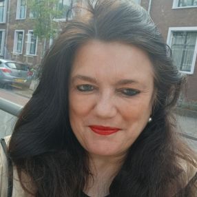 Hennie, Oppas in Hengelo
