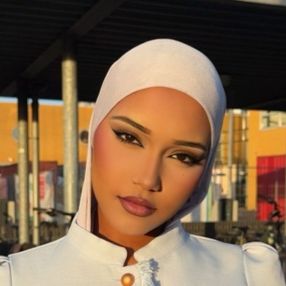 Aisha, Babysitter in Schijndel