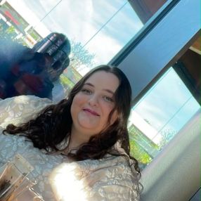 Dilara, Babysitter in Groningen