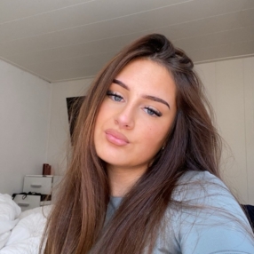 Jamila, Babysitter in Schagen