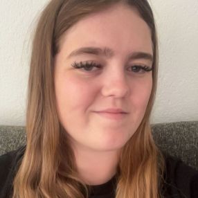 Esmee, Babysitter in Bemmel