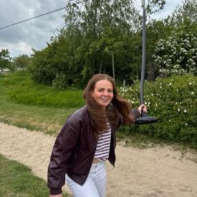 Lisa, Babysitter in Oud-Beijerland