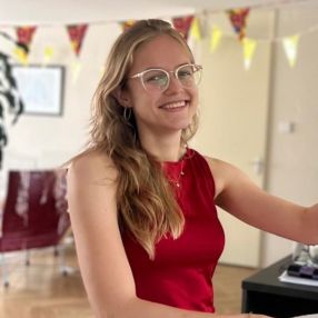 Eline, Babysitter in Berkel en Rodenrijs