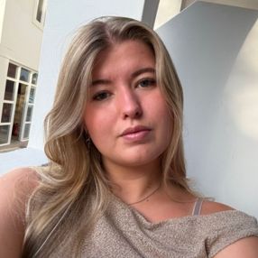 Annaï, Babysitter in Heteren