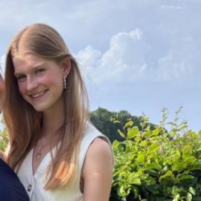 Nine, Babysitter in Baarlo