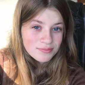 Sara, Barnevakt i Grimstad
