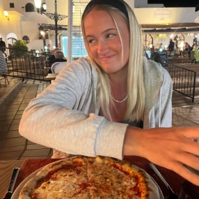 Andrea, Barnevakt i Hamar