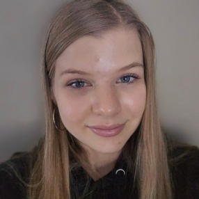 Malin Elisabet, Barnevakt i Mandal