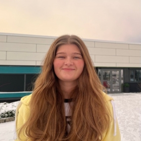 Alise, Barnevakt i Volda