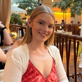 Sara, Barnevakt i Asker