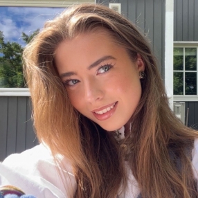 Lotta, Babysitter in Bærum