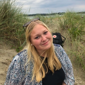Tuva Tvedt, Barnevakt i Nærbø