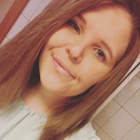 Sara, Babysitter in Våler