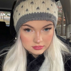 Synne, Babysitter in Sarpsborg