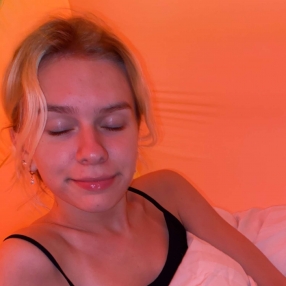 Karoline, Barnevakt i Nordre Follo