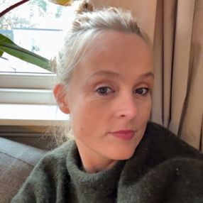 Julie, Barnevakt i Lillestrøm