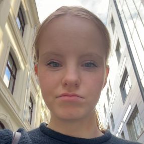 Leah, Babysitter in Hommelvik