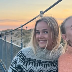 Sara Veline, Babysitter in Fornebu