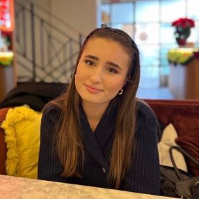 Paula, Barnevakt i Høvik Verk