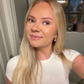 Ebba Cecilia, Barnevakt i Teie