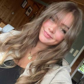 Emma, Barnevakt i Ørsta