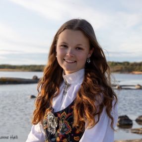 Emilia, Barnevakt i Hvaler