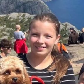 Nina, Barnevakt i Nes