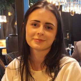 Lotte, Barnevakt i Alver