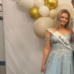 Elina, Barnevakt i Froland