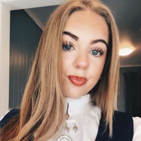 Sunniva, Babysitter in Førde