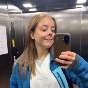 Alva Næss, Babysitter in Sortland