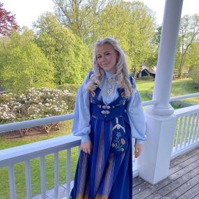 Thora, Barnevakt i Lillesand