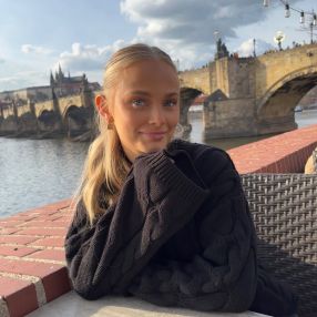 Isabel, Babysitter in Fetsund