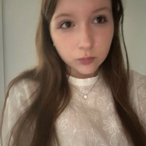 Nicole, Barnevakt i Råholt