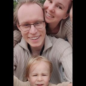 Raelle, Family in Arendal