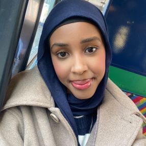 Yusra, Barnevakt i Oslo